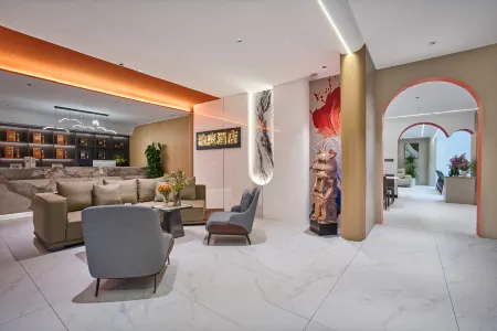 Park Hotel Kunming Отели рядом с достопримечательностью «Kunming Xishan Scenic Resort»