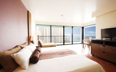 キングルーム オーシャンフロント (インフィニティータワー) グアム リーフ ホテルの写真