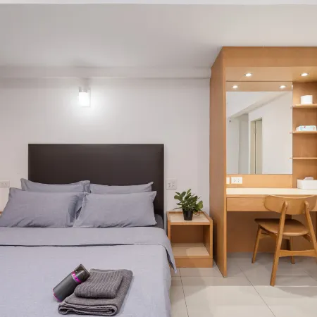 Homies Ratchada Hotel Отели рядом с достопримечательностью «Станция метро Ratchadapisek»