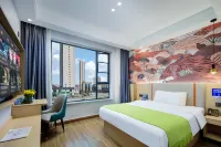 Zixin Garden Hotel (Ganzhou Station Vientiane City Branch) Hotels near Jiangnan Songcheng Historical And Cultural Tourism Area