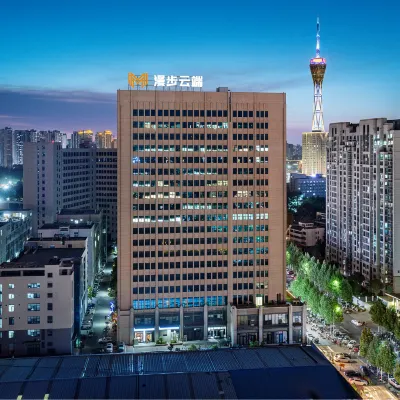 Manbuyunduan E-Sports Hotel (Zhongyuan Futa) Hotels near Qinghuayuan Stadium