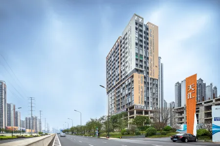 Nanning Hidden Oriental Hotel (Vanxianghui Branch) Отели рядом с достопримечательностью «Guangxi Electric Power Vocational and Technical College (Wuxiang Campus)»