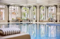 Disneyland Hotel - Pools