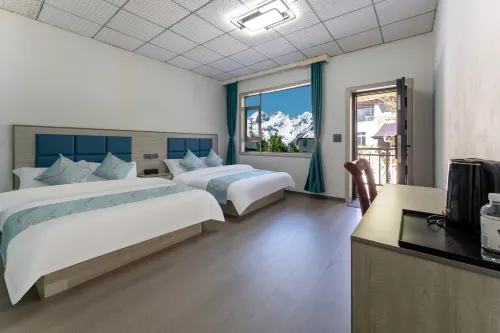 Kangding Yilin Qingshe B&B