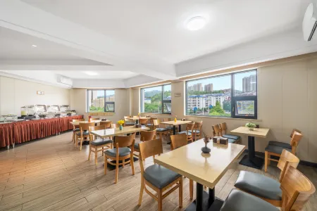 Mei Kai De Hotel Отели рядом с достопримечательностью «Xiangnan University»