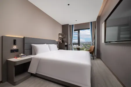 Palace Hotel (Chengdu OPPO Dasha Xinchuan Chuangxin Keji Yuan) Отели рядом с достопримечательностью «Singapore-Sichuan Hi-Tech Innovation Park»