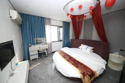 Gongxian Zhongtian Business Hotel