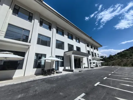 LUQUAN MOUNTAIN HOSTEL Отели в г. Шоуян