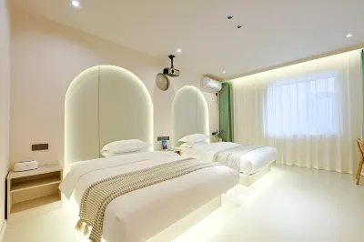 Yunduo · Designer Intelligent Cinema Homestay (Yanji Yanbian University West Market Branch) Hotel di 