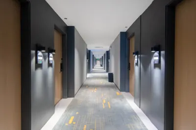 Kaimeilai Hotel (Shenzhen Futian Shangmeilin Subway Station Store) Hotels in Lotus Hill/Plum Forest