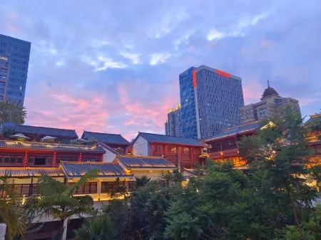 Jinbi Hall Hotel (Nanping Pedestrian Street Jinma Bijifang Branch)