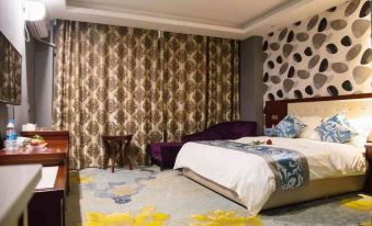 Suitetrails - Crowne Plaza Hotel