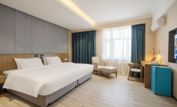 Urumqi Shangrong Hotel