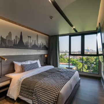WE HOTEL RIVERFRONT Отели рядом с достопримечательностью «Пирс Kiak Kai»