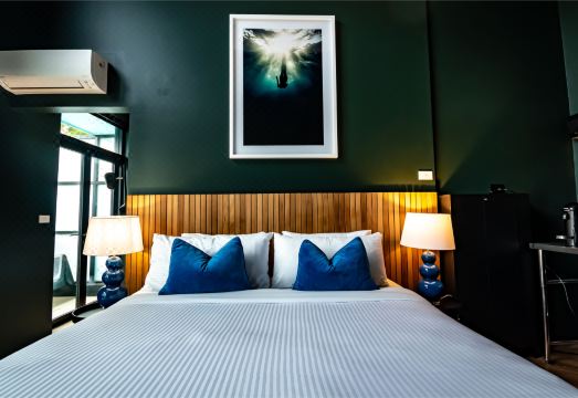 더 블루 호텔 본디