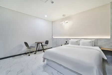 Hotel Lion Отели рядом с достопримечательностью «Университет Чхонджу»