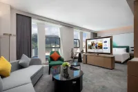 แฮมป์ตัน บาย ฮิลตัน สถานีรถไฟความเร็วสูง หลงหนาน โรงแรมใกล้สนามกีฬาหลงหนาน