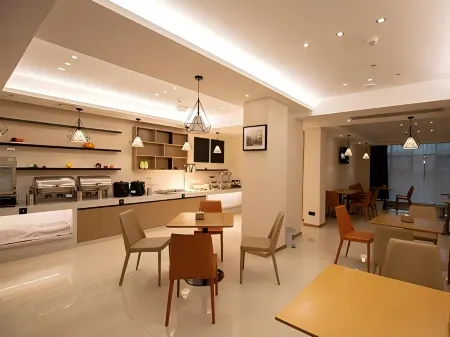 Anhua Hotel (Enshi Wuyang Dam Jiu Lifang Shopping Center)