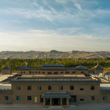 Dunhuang Castle Vacation Hotel
