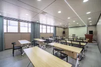 Borrman Hotel (Hechi Jinchengjiang Nanqiao) - Business