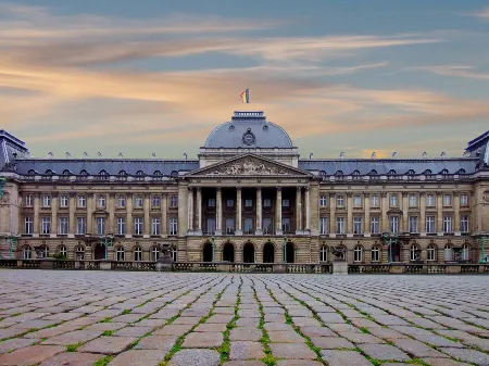 Holiday Inn Express Brussels - Grand-Place Отели рядом с достопримечательностью «Центр изобразительных искусств»