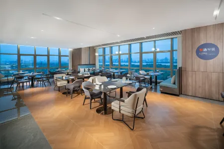 Holiday Inn Express (Nanchang High-tech Zone Management Committee Aixihu East Subway Station Branch) Отели рядом с достопримечательностью «Yuweizhou Park»