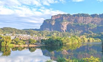 Yunqi Danxia Riverside Vacation Apartment (Danxiashan Scenic Area)