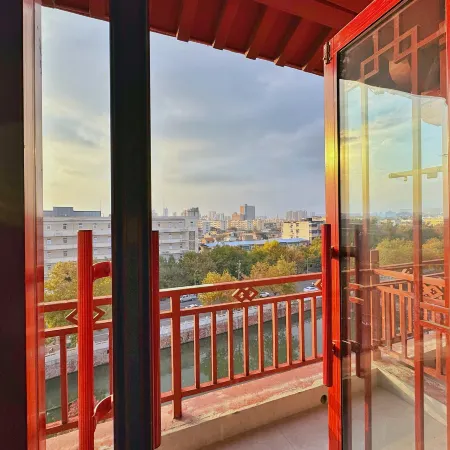 Weifeng Hotel (Xuchang Caowei Ancient City Fat Donglai Times Square Branch)