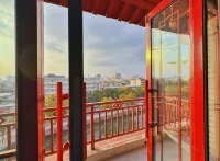 Weifeng Hotel (Xuchang Caowei Ancient City Fat Donglai Times Square Branch) - romantici