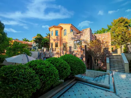 Royal Villa at Mayland CIty Отели рядом с достопримечательностью «Mayland Resort Hot Spring»