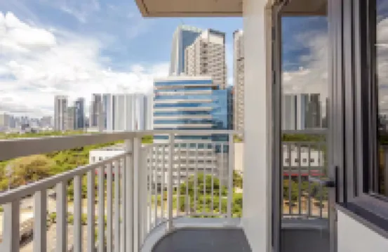 Deluxe Executive End Unit in Downtown Makati
