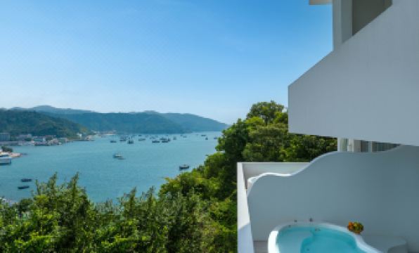 Miyue · Shenzhen Blue and White Saint Island Cliff Hot Tub Boutique Stay