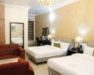 The Cromwell Courtyard Hotel Hotels near Aribaba Akewi Production
