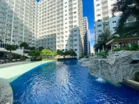 Shore Staycation MOA - خلابة