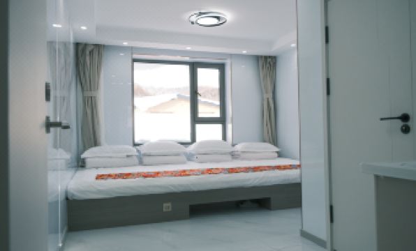 Dele Qingcang Hotel (Snow Town Scenic Area)