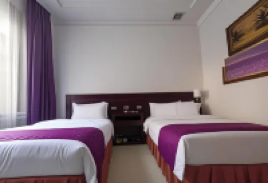 Linjiang Guanglong Business Hotel