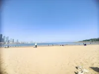 Zhu Meiyinxiang Apartment (Qingdao May Fourth Square Kaohsiung Road Metro Station) - Romantic