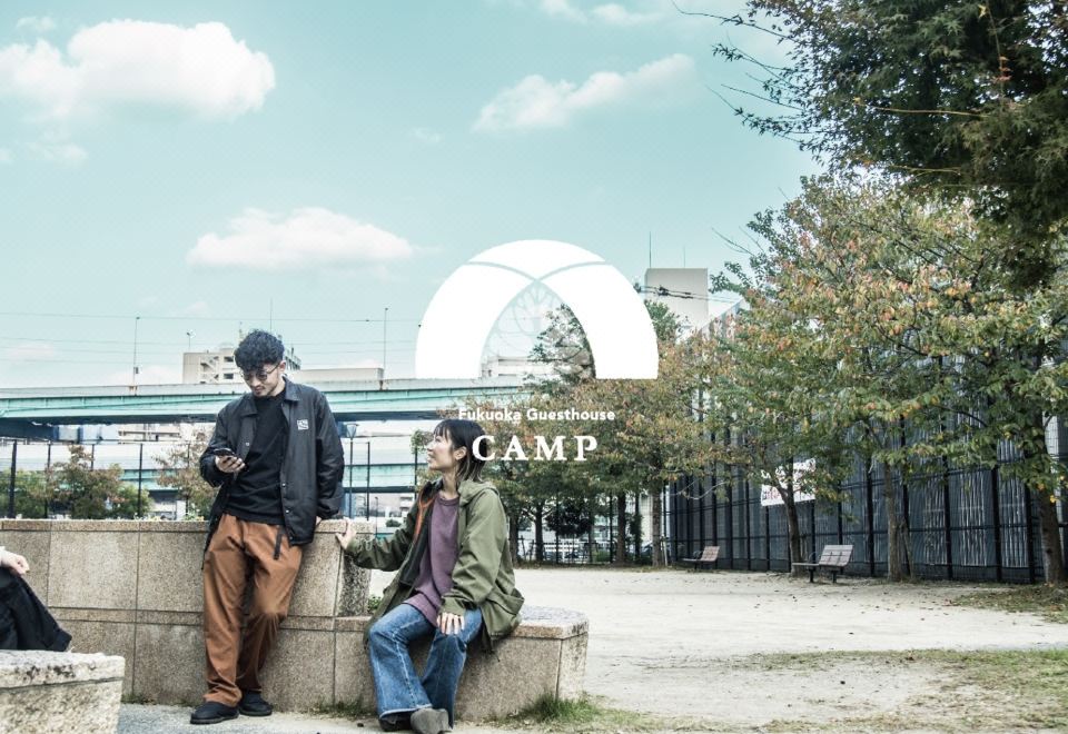 후쿠오카 게스트하우스 캠프의 깔끔한 공용 공간 또는 객실