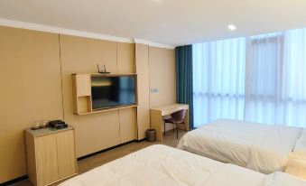 Fangchenggang Luming Homestay (Taohuawan Plaza)