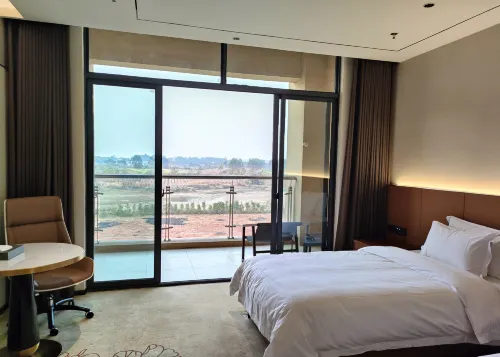 Guigang Tonggu Bay Hot Spring Resort Hotel Hotels in Guigang