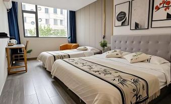 Longchen Holiday Hotel (Shanghai Weining Road Metro Station)