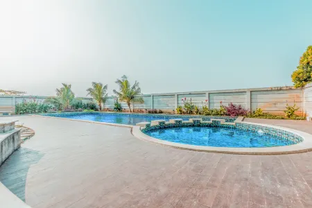 Collection O Cikarang Near President University Formerly Enviro Отели в г. East Cikarang