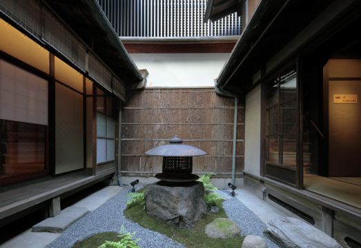 1. 칸데오 호텔스 ..