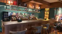 Margaret's B&B - bar