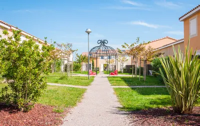 Vacancéole - les Demeures Torrellanes - Saint-Cyprien Hotels in Elne