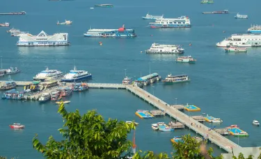 รูปภาพของวิลลา 6 ห้องนอน 6 ห้องน้ำส่วนตัว ขนาด  ตร.ม. – ถนนคนเดิน