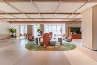Orange Hotel (Nanchang Yaohu West Subway Station Normal University Branch) - parking
