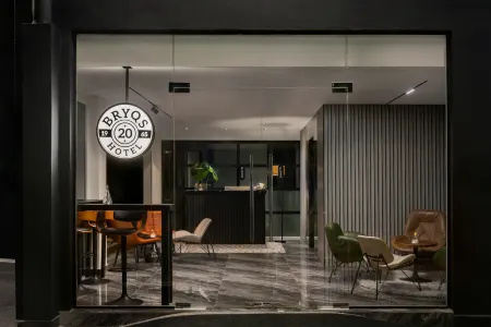 BRYQS Hotel KL Sentral Отели рядом с достопримечательностью «The Vertical Business Suite»
