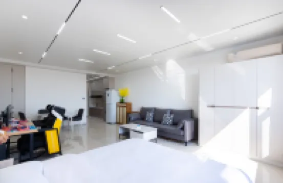 Caomeixiong E-sports Homestay (Qing Zhengfu)