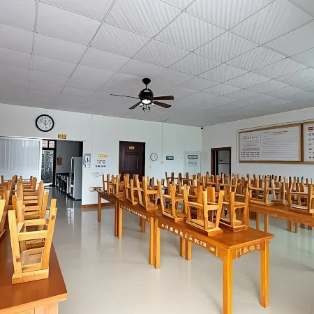Bama Sea of Flowers Wellness Apartment (Bama Baimo Cave Scenic Area)